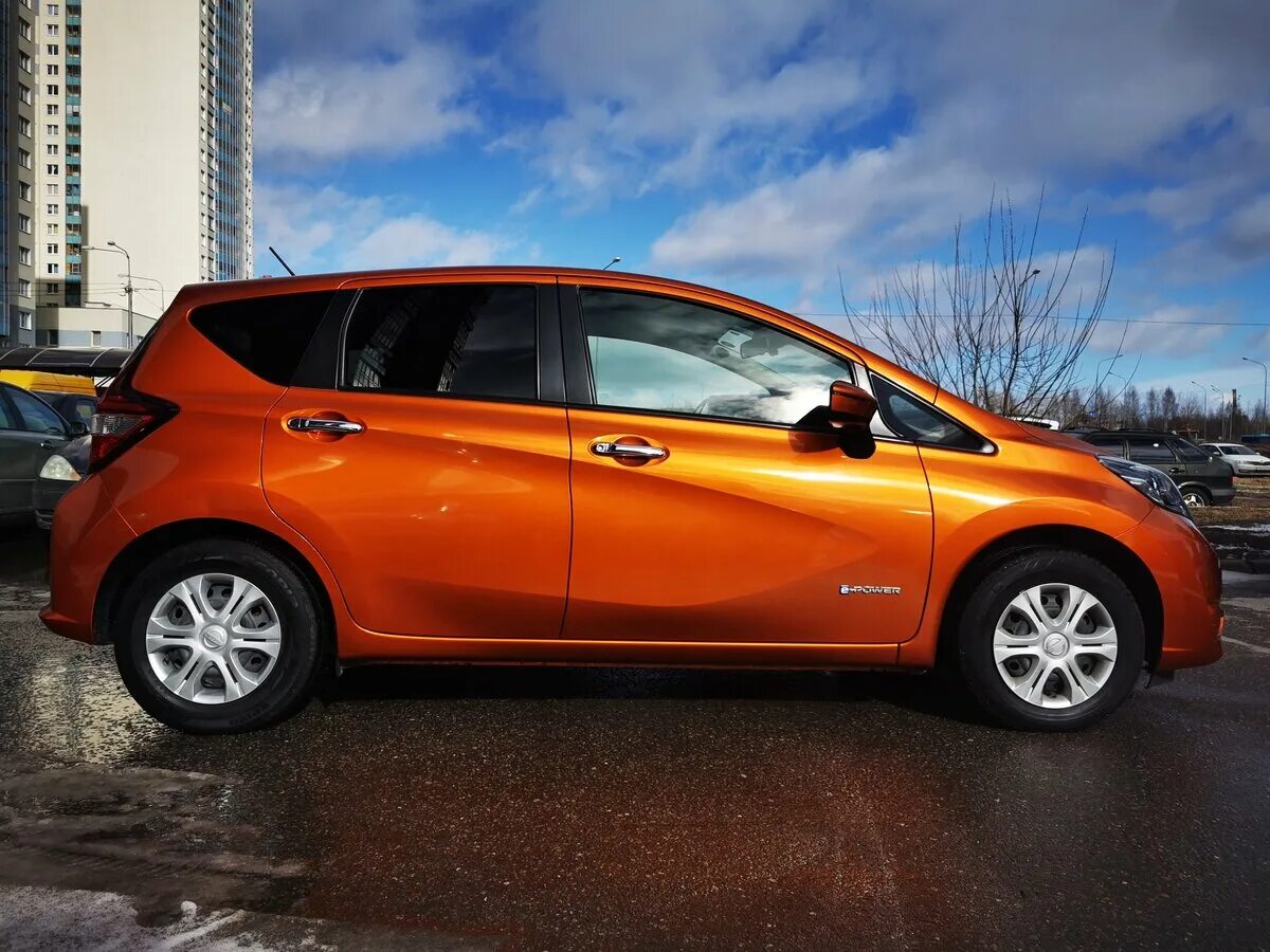 Ниссан ноут пауэр купить. Nissan Note 2017 гибрид. Nissan Note e-Power. Nissan Note оранжевый e12. Nissan Note e-Power 2017.