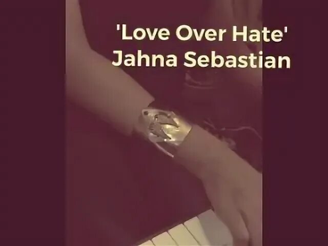 Kitty world. No hate. Over hate. Over hate. Футболка i hate love.