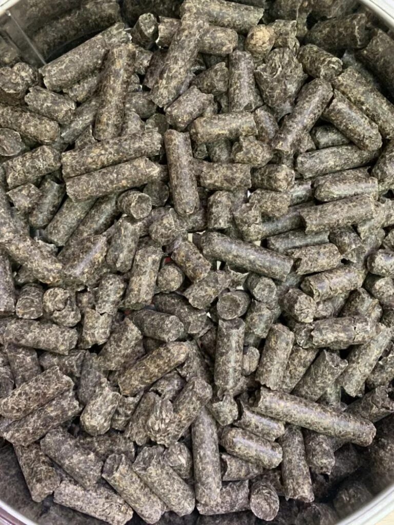 Жом мелассированный. Жом свекловичный 30 кг. Жом свекловичный гранулированный. Шрот подсолнечный гранулированный. Жом свекольный гранулированный.