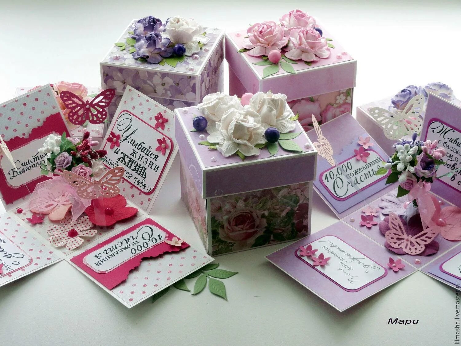 Подарочная коробка для денег на день рождения. Подарочные коробки, в розовом и голубом. Розово голубой подарок. Мэджик бокс скрапбукинг мастер класс. Коробочки для упаковки.
