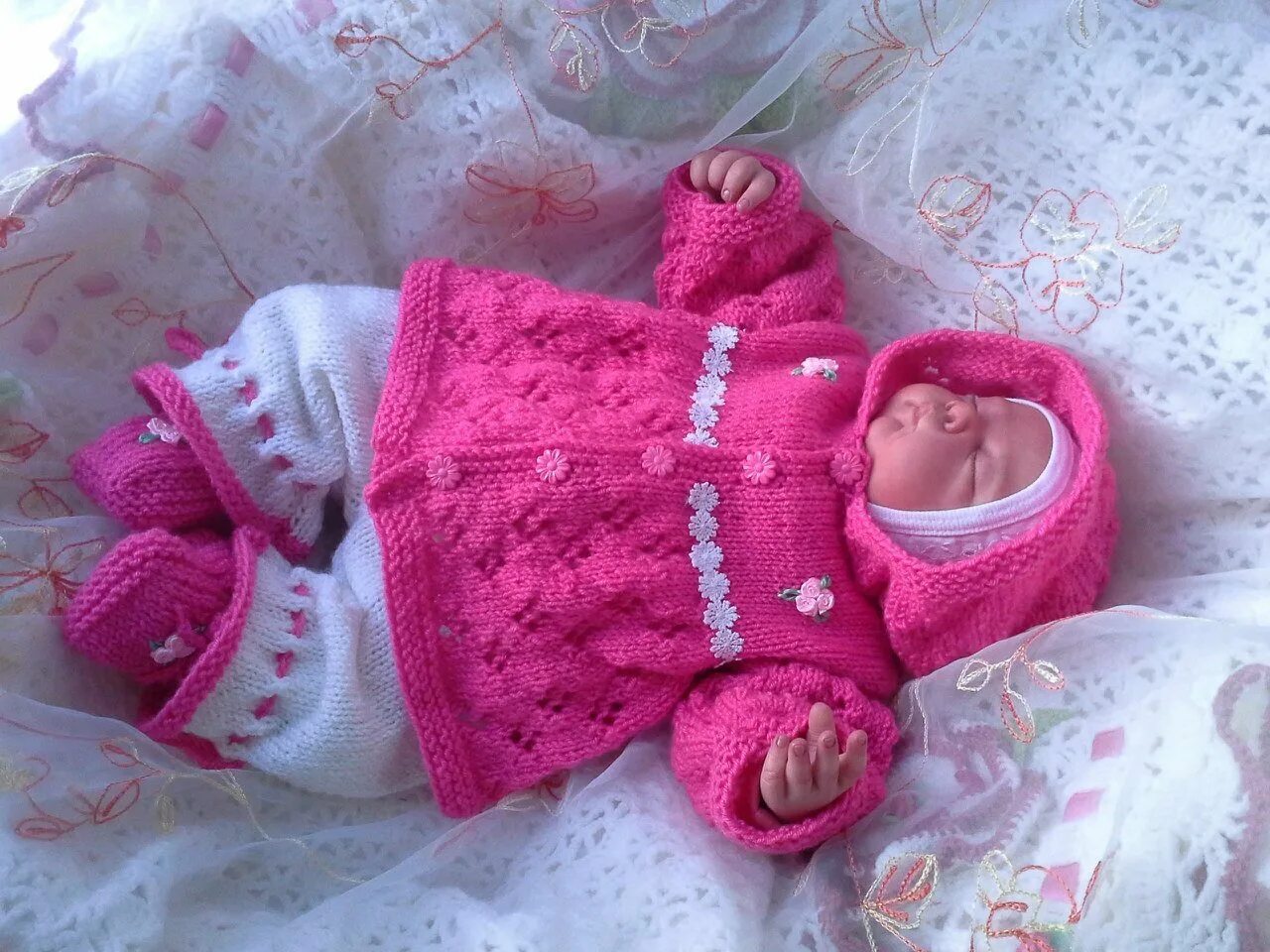 Вязаные вещи для новорожденного. Вязаные костюмы для новорожденных. Вяжем новорожденным девочкам. Вязание крючком для новорожденных. Вяжем новорожденным девочкам.
