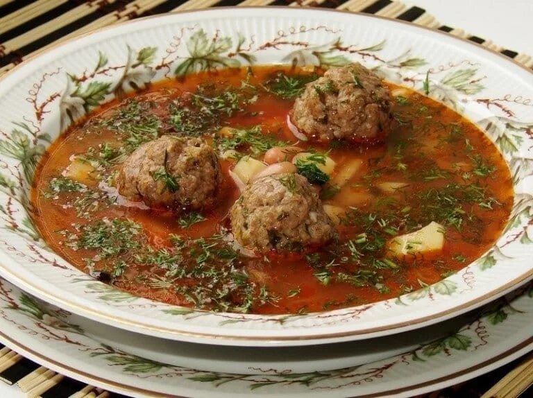 Кюфта по армянски рецепт пошагово. Кюфта шурпа. кюфта азербайджанская. армянский суп кюфта. кюфта армянская.