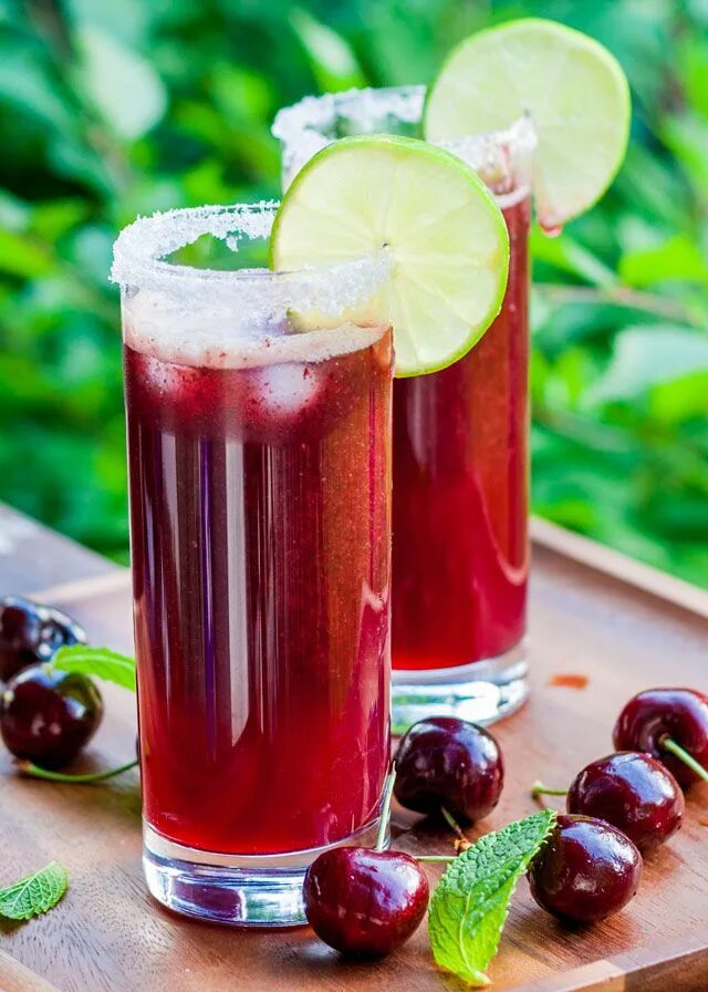Прохладительные напитки. Черри берри коктейль. Лимонад very berry. Blackburn berry lemonade. Мастика лимонад.