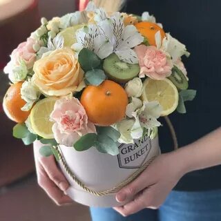 Фруктовый букет в коробке