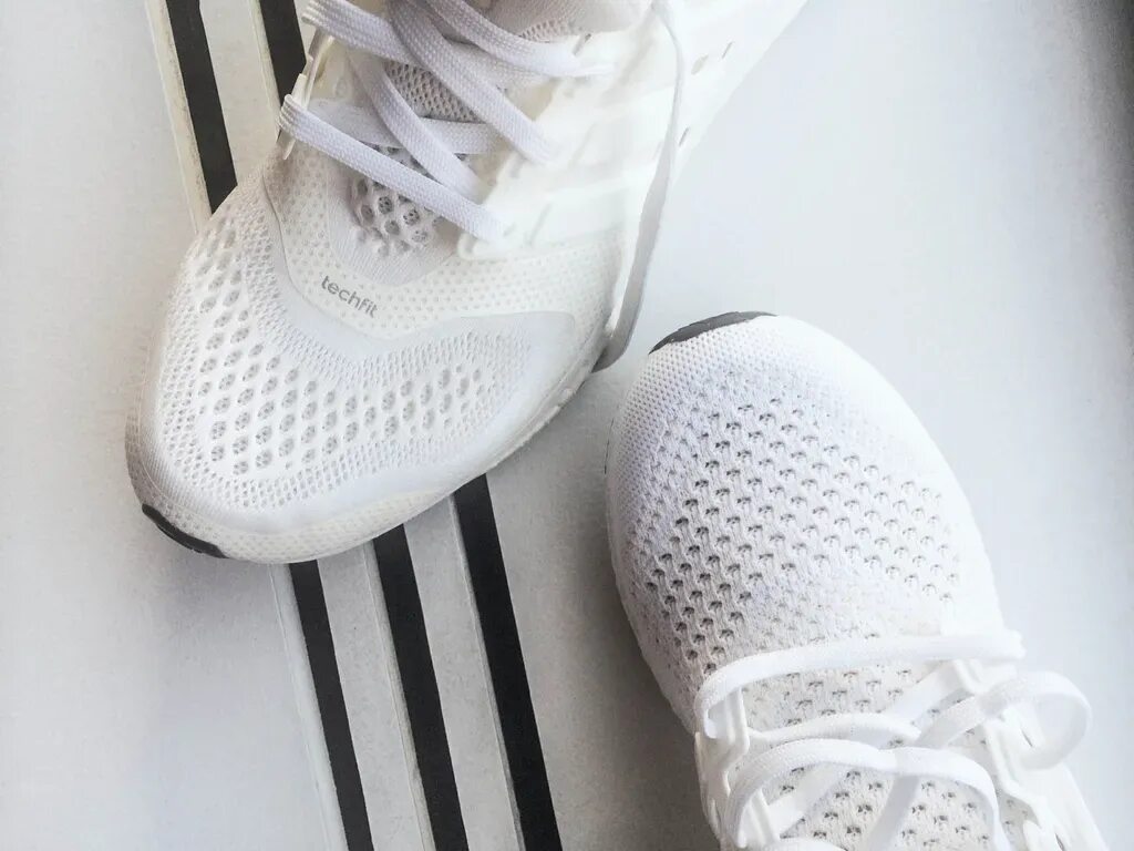 Cloudfoam adidas белые сетчатые. Nike белые в сеточку. Адидас белые сетка женские. Чистим белые сеточные кроссовки.