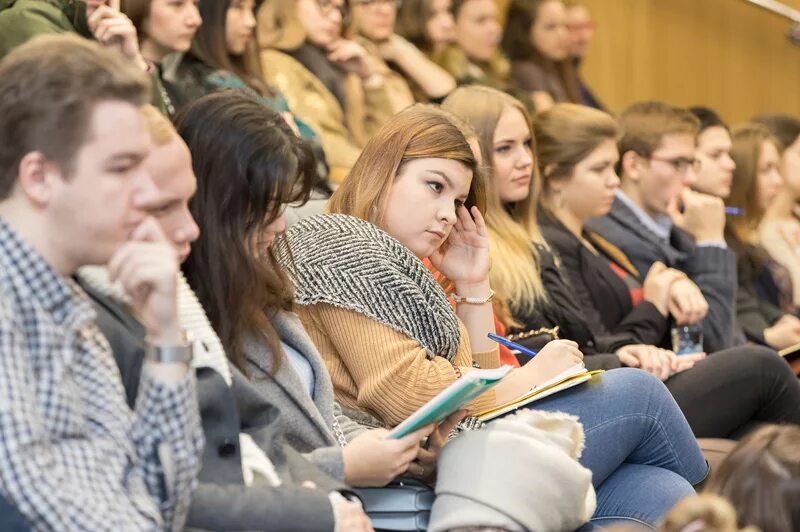 Политех студентам. Студенты на лекции. Техническое творчество студентов. Студенты московского политеха. Политех студентам.