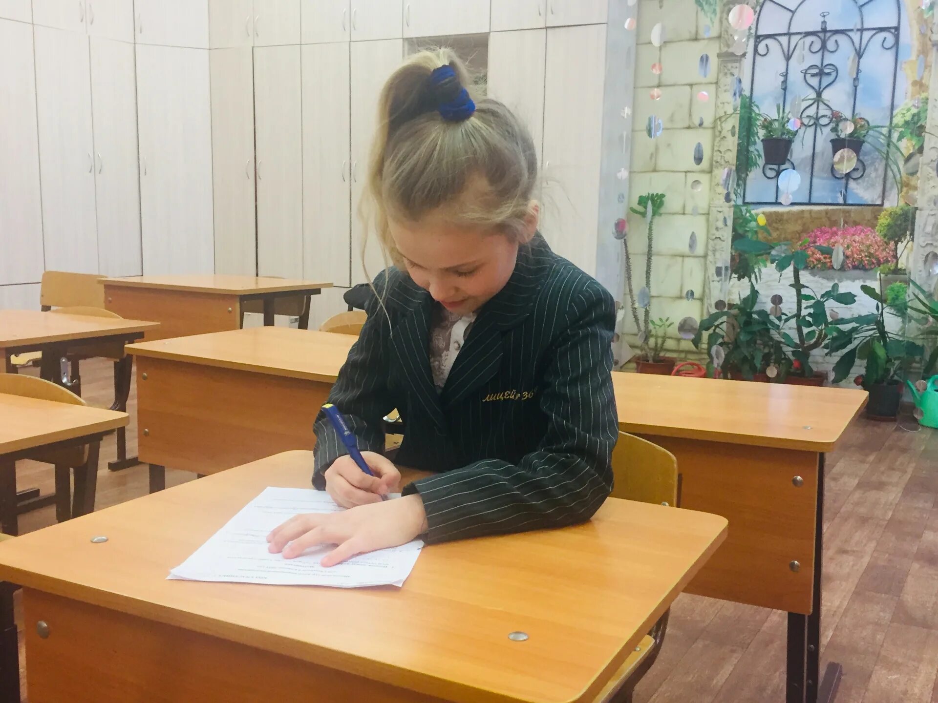 тестирование школьников. учащиеся 2 класса. учащийся 2 класса. образование рб. ученики в школе.