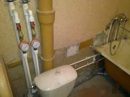 Стояк сантехника в квартире