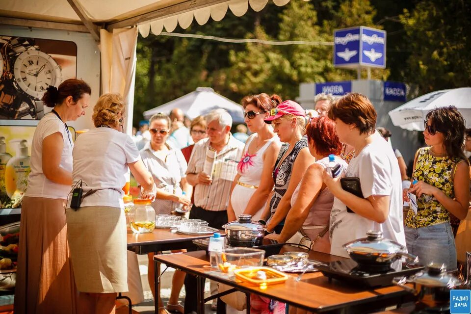Foot festival. Стрит фуд фестиваль. Стрит фуд фестиваль. Стрит фуд. Фестиваль.