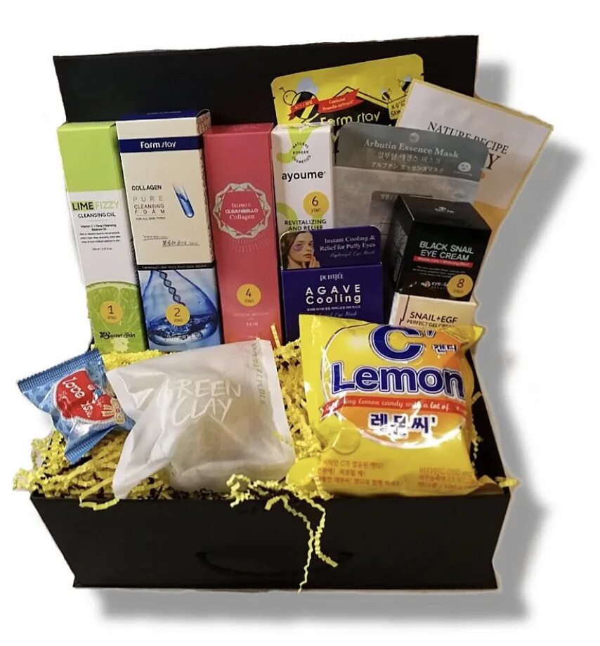 коробка с корейской косметикой. корейская косметика подарок. бьюти боксы корея. бьюти бокс кокосовый корейская косметика. бьюти бокс с косметикой корейской косметики.