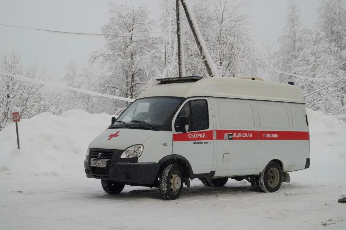 Надбавки скорой помощи в 2024. Женщина врач скорой помощи. Фото скорой помощи.