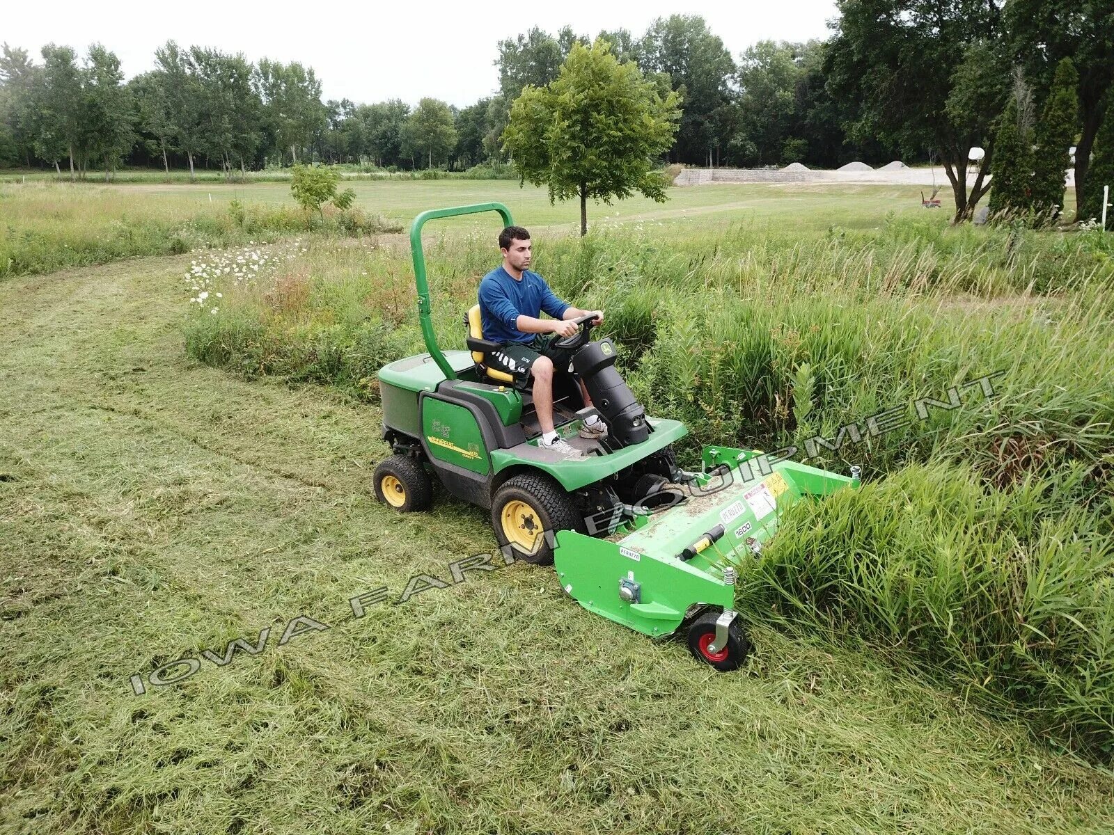 Крепление газонокосилки. Садовый трактор john deere. минитрактора газонокосилки джон дир stand on mower 36. садовый трактор райдер john deere. цеповая косилка.