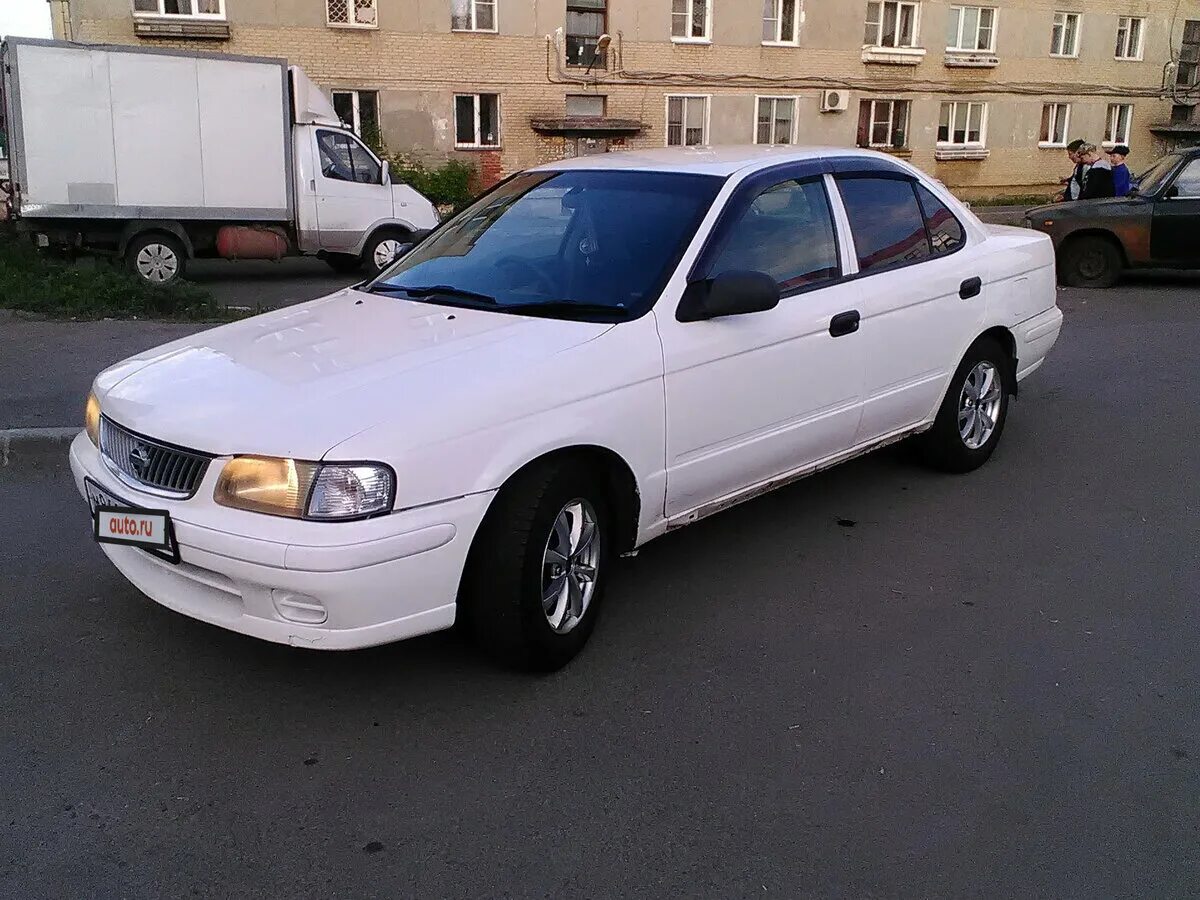 Санни бел. Nissan Sunny b15. Ниссан Санни 2001 белый. Ниссан Санни b15. Ниссан Санни белый 2003.