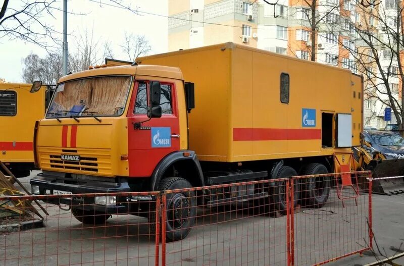 Аварийная служба электросетей телефон ленинский. Аварийная машина ЗИЛ Мосводоканал. КАМАЗ аварийная служба Горводоканал. Аварийная машина МОЭК. МАЗ 5337 аварийная служба контактной сети.