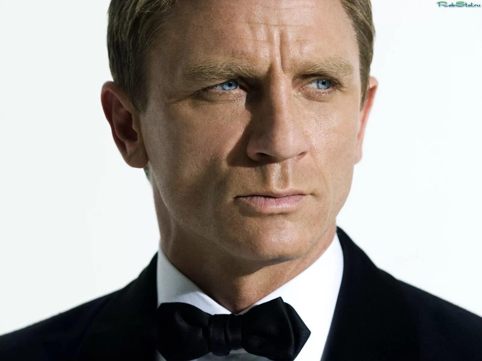 агент 007 дэниел крейг. актер 007 джеймс бонд. сыгравший бонда. агент 007 дэниел крейг. дэниел крейг 007.