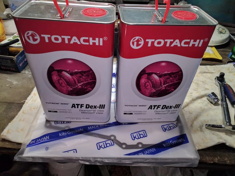 Totachi atf type. Тотачи 5w30. Тотачи ATF w5. Масло Тотачи 5 30. TOTACHI Type t4 ATF.