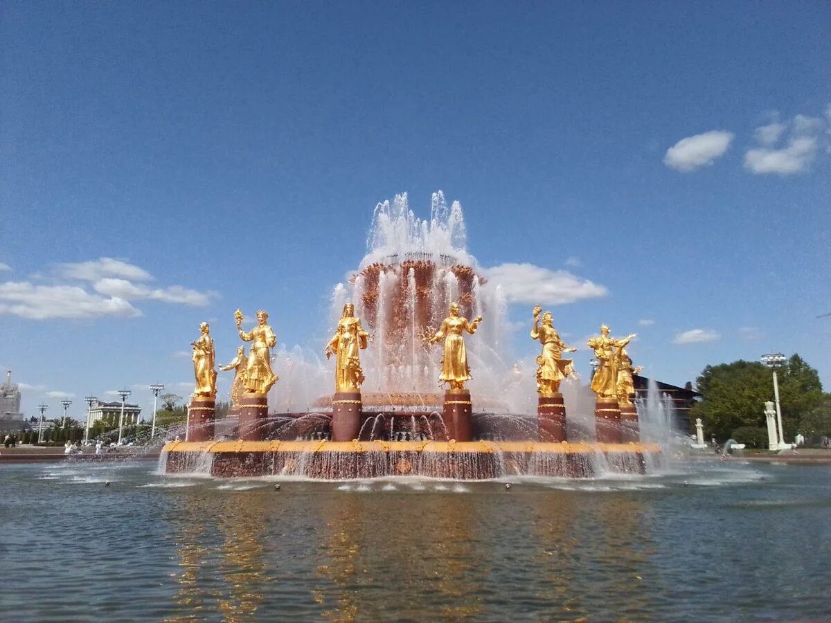 Почему не работает фонтан на вднх. Москва фонтан дружбы народов вднх. вднх фонтан дружбы народов азербайджана. фонтан вднх 16 республик. фонтан дружбы народов на вднх белоруссия.