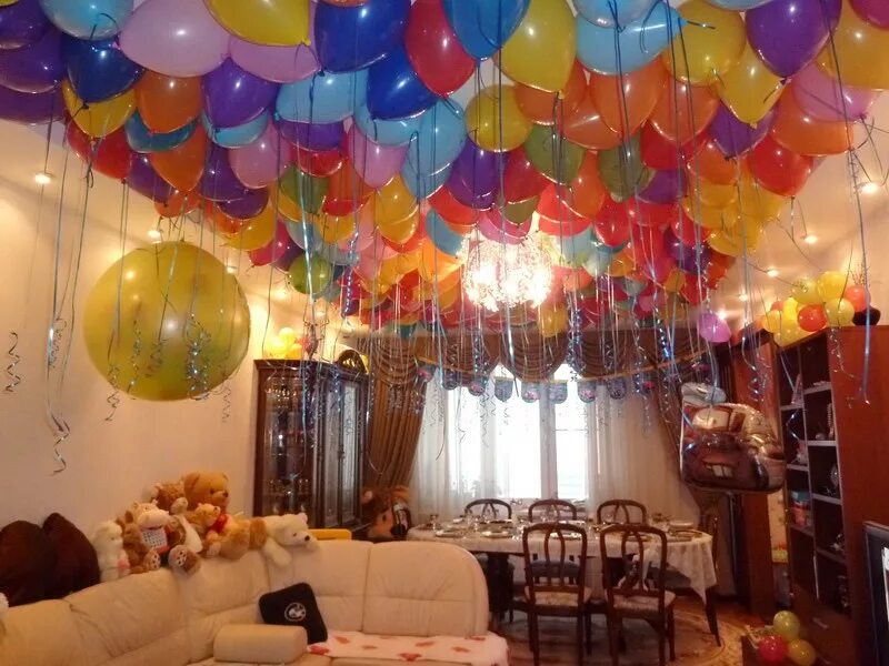 Воздушные шарики в комнате. Украшение комнаты на день рождения. Украшение комнаты шарами. Украшение детской комнаты на день рождения. Украшение комнаты шарами на день рождения.