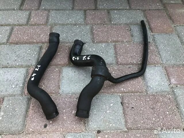 4a0 121 101 g. Патрубок охлаждения ауди 100. Audi a3 патрубок верхний на печку. 8. Патрубок радиатора печки ауди 80 б3.