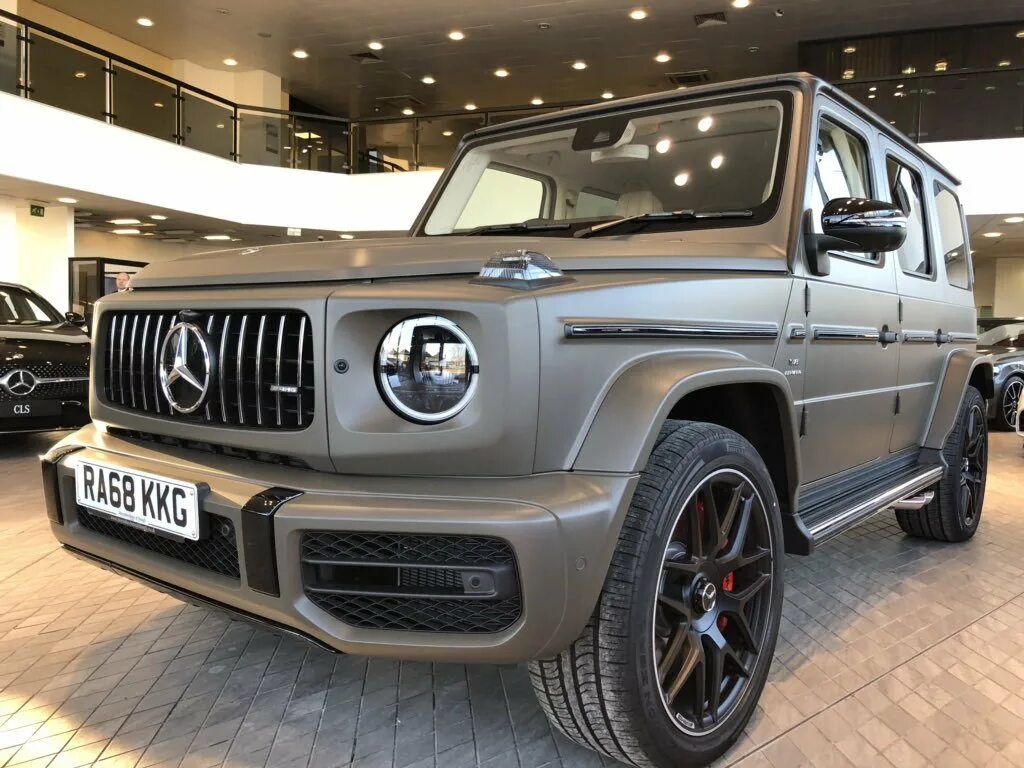 Купить новый g. G63 AMG серый. Mercedes-AMG G 63 G Manufaktur. G63 AMG 2020 матовый. Mercedes g63 AMG серый.