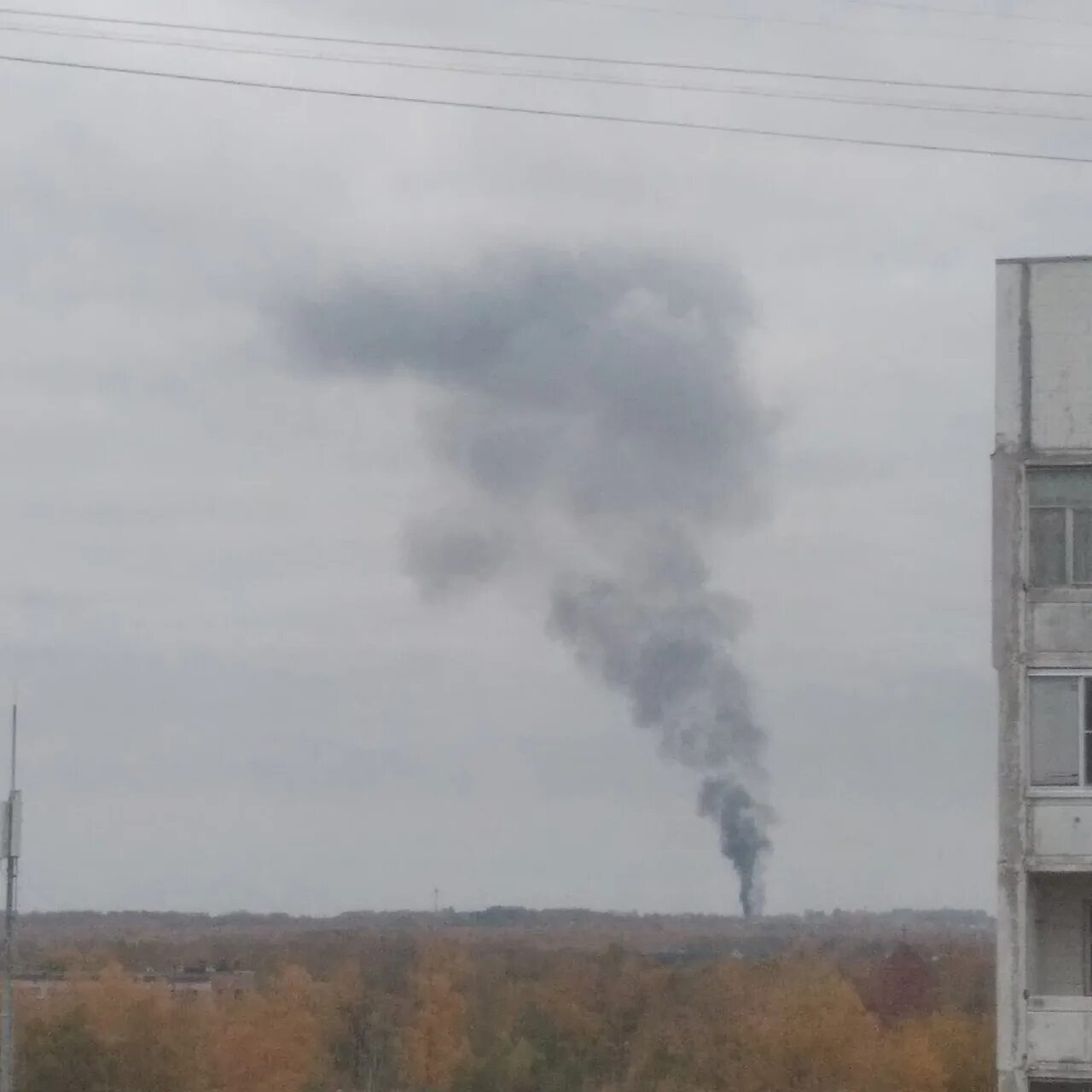 Ярославль пожар сейчас за волгой. Пожар ямз ярославль. Пожар за волгой сейчас. Пожар за волгой ярославль. Пожар в тц космосе ярославль.