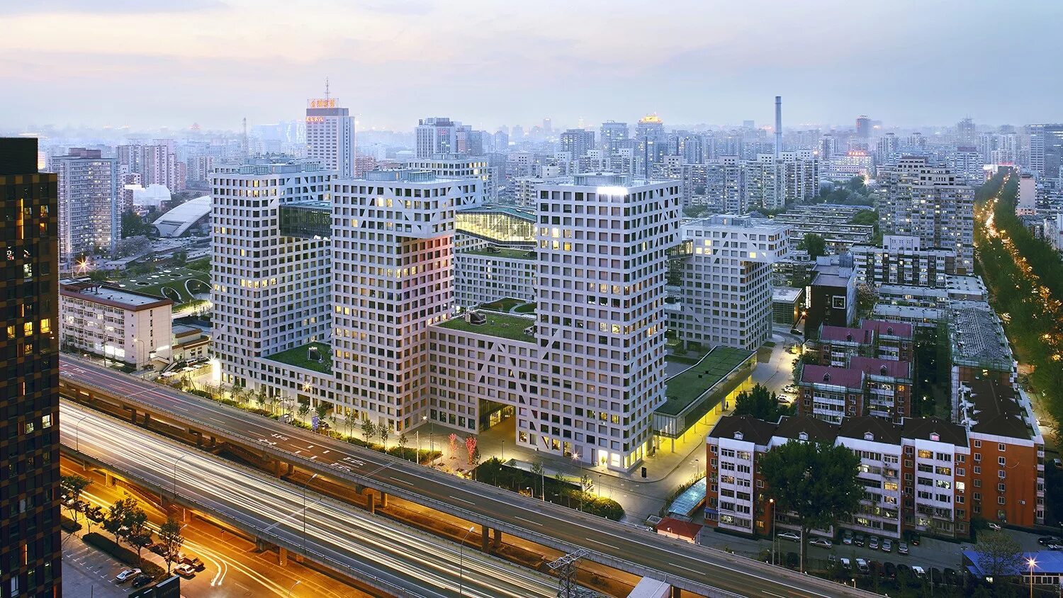 Кварталы пекина. Пекин варламов. Стивен холл пекин. Китай пекин спальные районы. Пекин жилые кварталы.