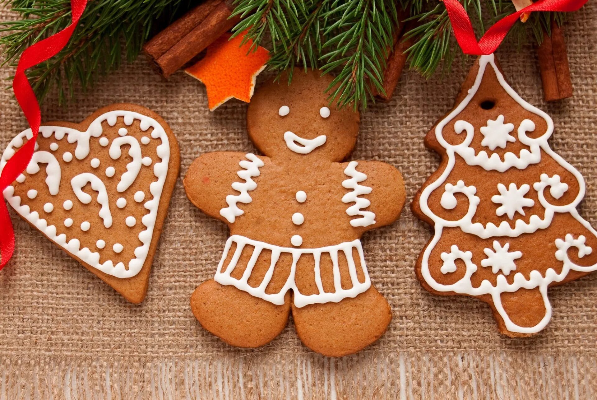 Имбирные пряники Lebkuchen. Пряники имбирные новогодние Пряничный человек. Имбирное печенье Пряничный человечек. Имбирное печенье новогоднее