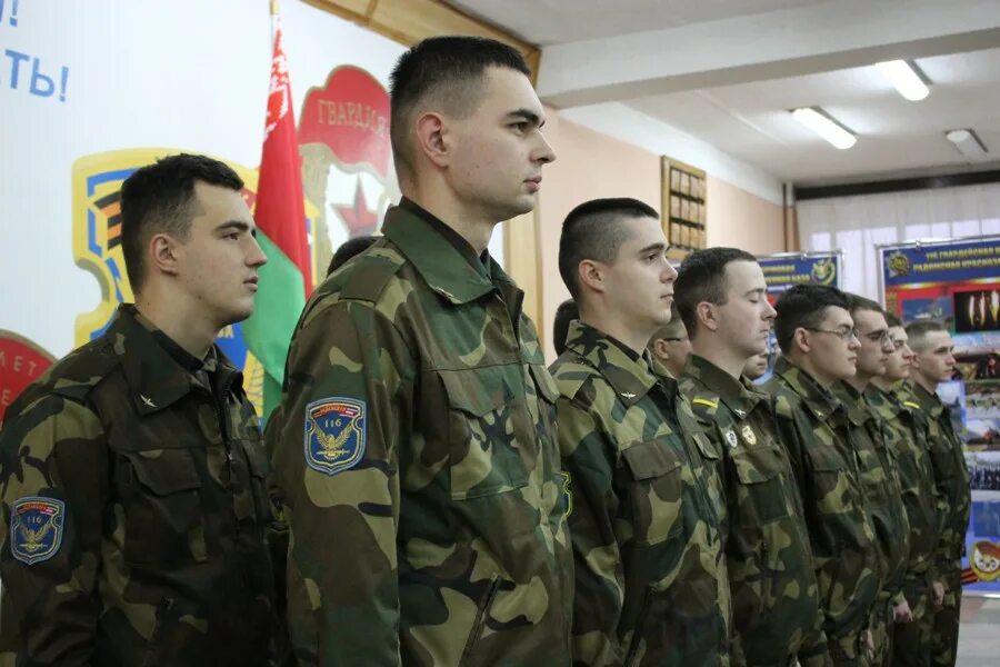 Военнослужащий. Чествовать солдата. Лидский погранотряд. Чествовать солдата. Чествование военнослужащих увольняемых в запас.