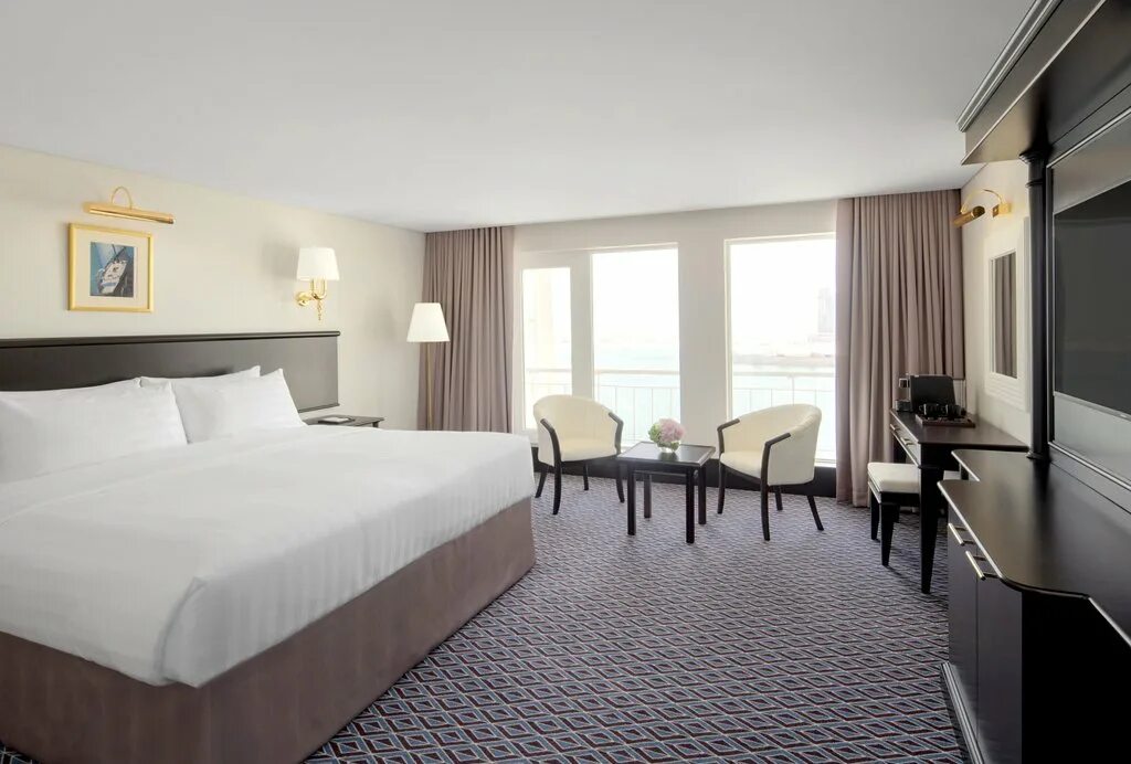 Круизный лайнер queen elizabeth-2. Отель элизабет дубай. Queen elizabeth 2 4* отель. Отель элизабет дубай. Отель куин элизабет 2 дубай.