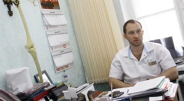 Травматолог на дом. Консультация доктора. Консультации специалистов врачей. Травматолог реклама. Запись к ортопеду.