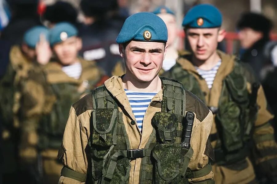 Стоит идти служить по контракту