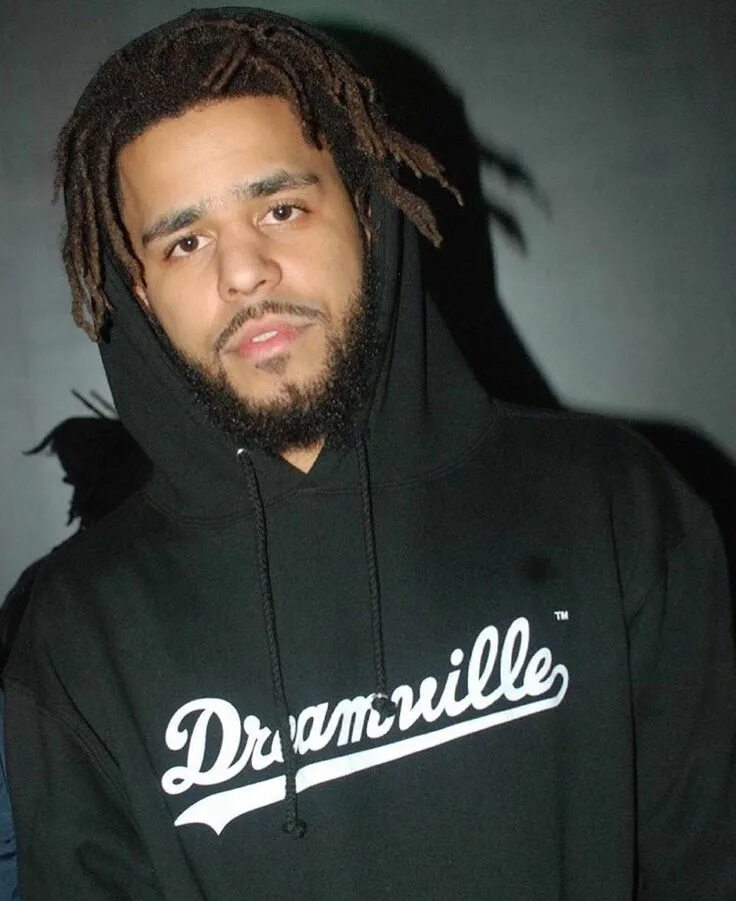 J cole перевод. J cole. j cole 2025. j cole фото. j cole photoshoot.