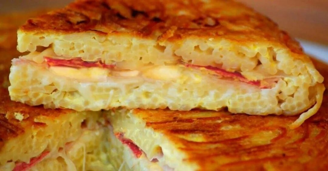 лапшевник с мясом. рецепт лапшевника на сковороде. лапшевник с сухофруктами. рецепт лапшевника на сковороде. как приготовить лапшевник-запеканка в сковороде на плите.