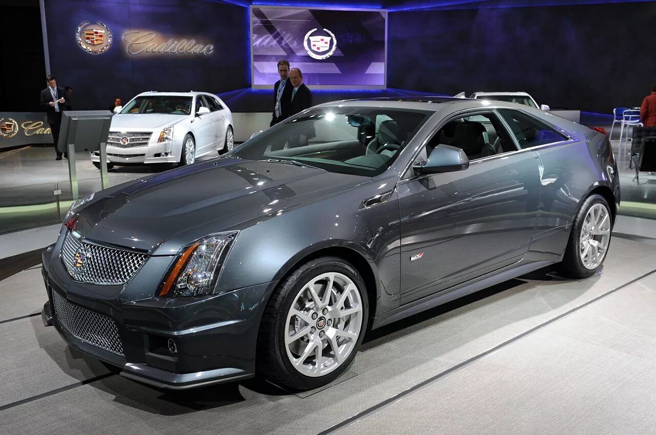 Обзоры автомобилей. Cadillac CTS 2010. Кадиллак CTS 2010. Cadillac CTS V 2010. 2010 Cadillac CTS Coupe.