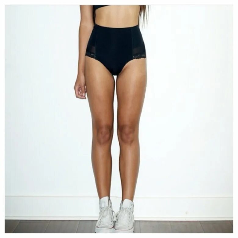 Худые женские ноги. Ровные ноги. Красивые прямые ноги. Средний ноги девушки. Стройные ножки.