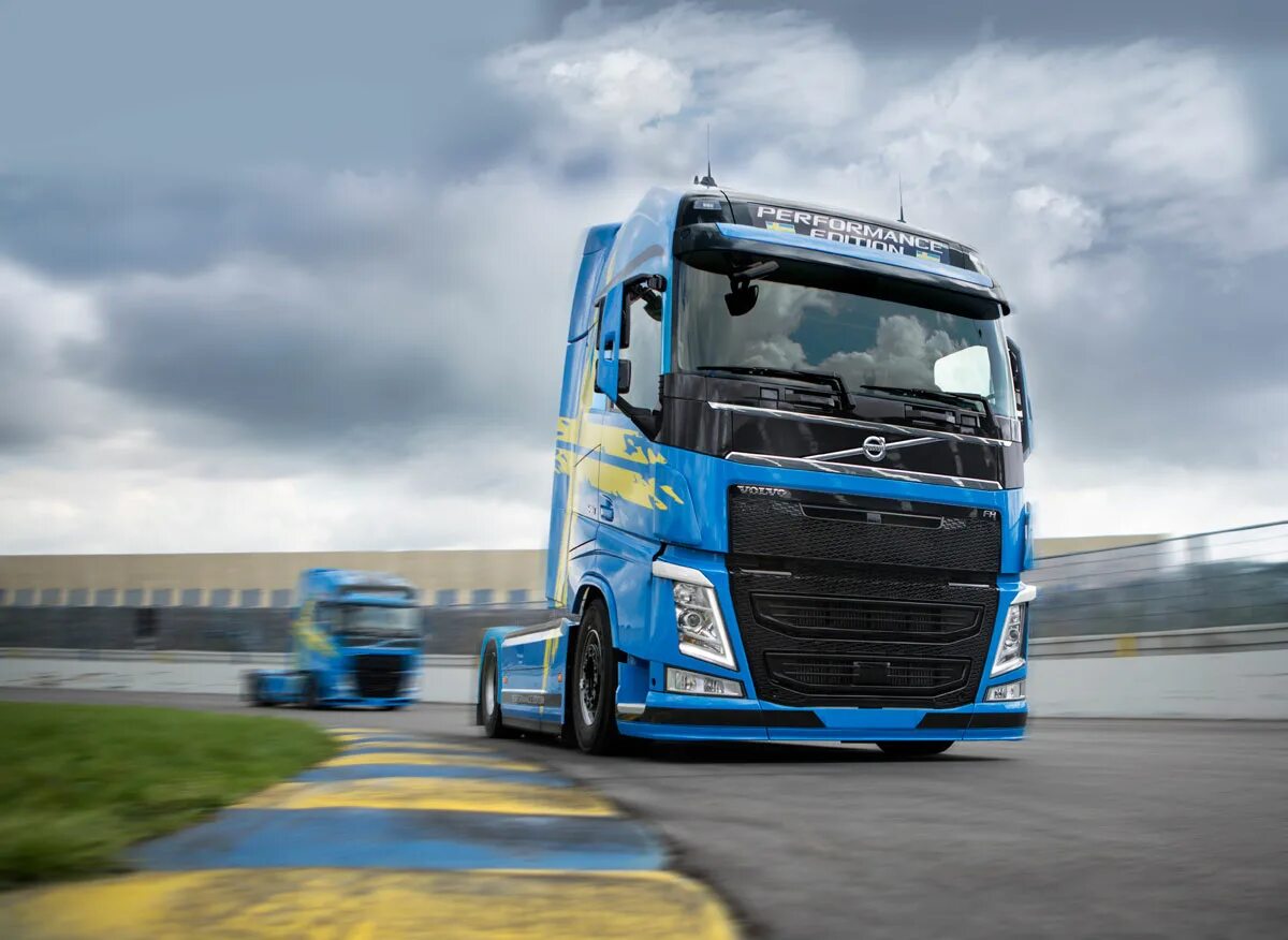 Грузовые volvo fh. Вольво FH 2017. Грузовики Вольво FH. Volvo FH 540 Performance Edition. Volvo FH 2023.