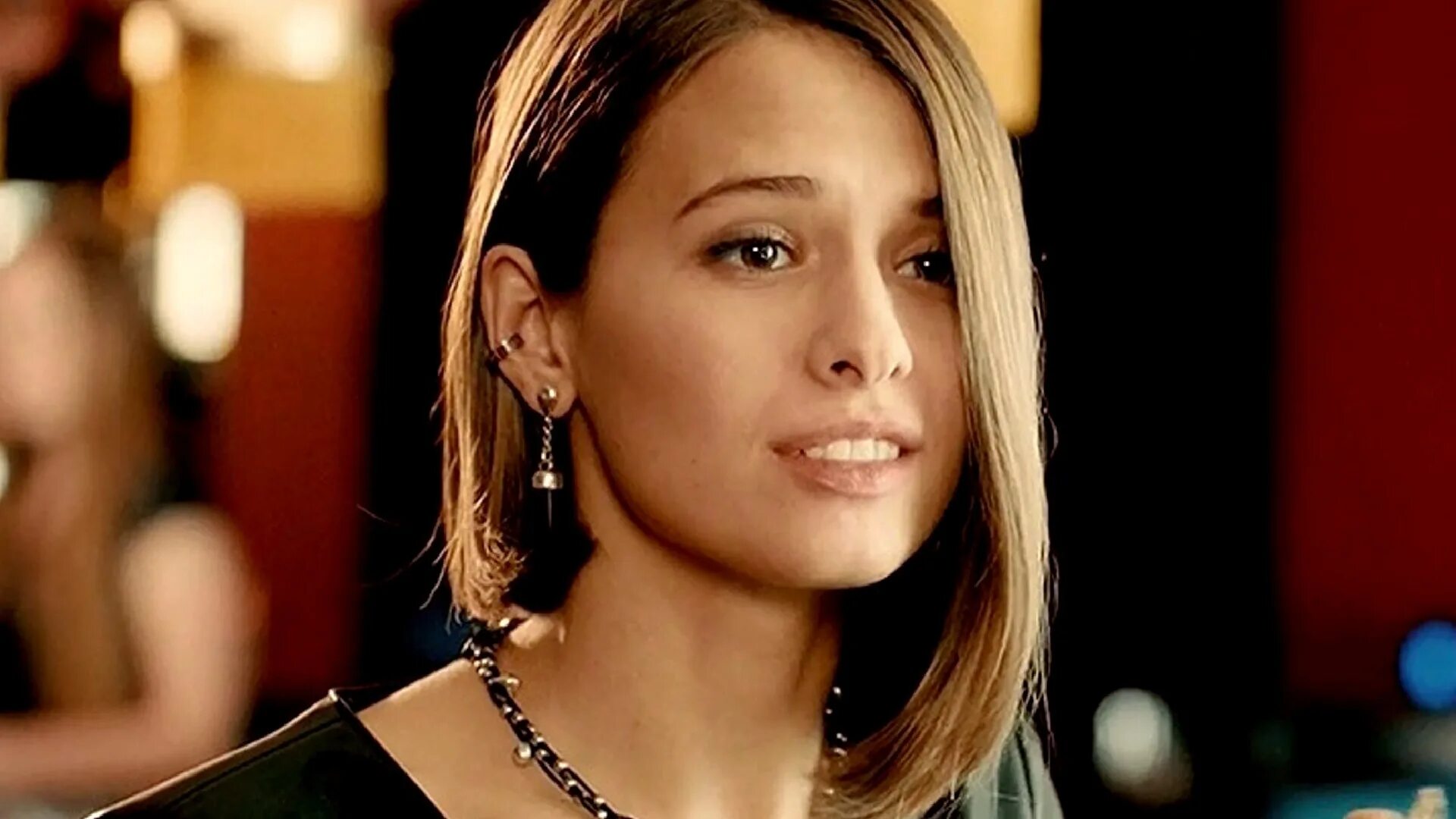 Девушка для мажора 3. Любовь аксенова мажор 2 стрижка. Виталия корниенко мажор 4. Каре аксенова мажор катя. Карина разумовская и любовь аксенова.