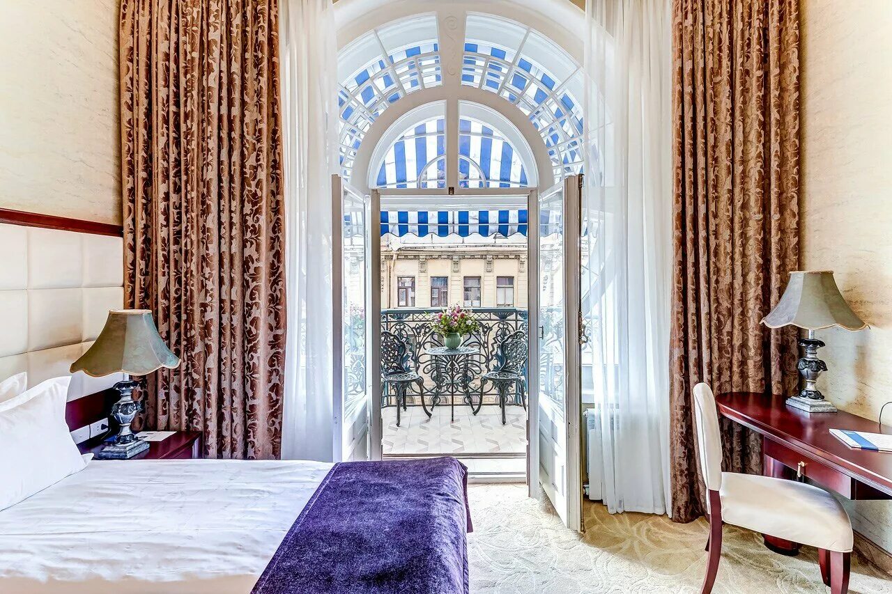 Отель санкт-петербург вид из окна. Дешевый отель. W st petersburg отель санкт-петербург. Петербург pushka inn hotel. 5/2.