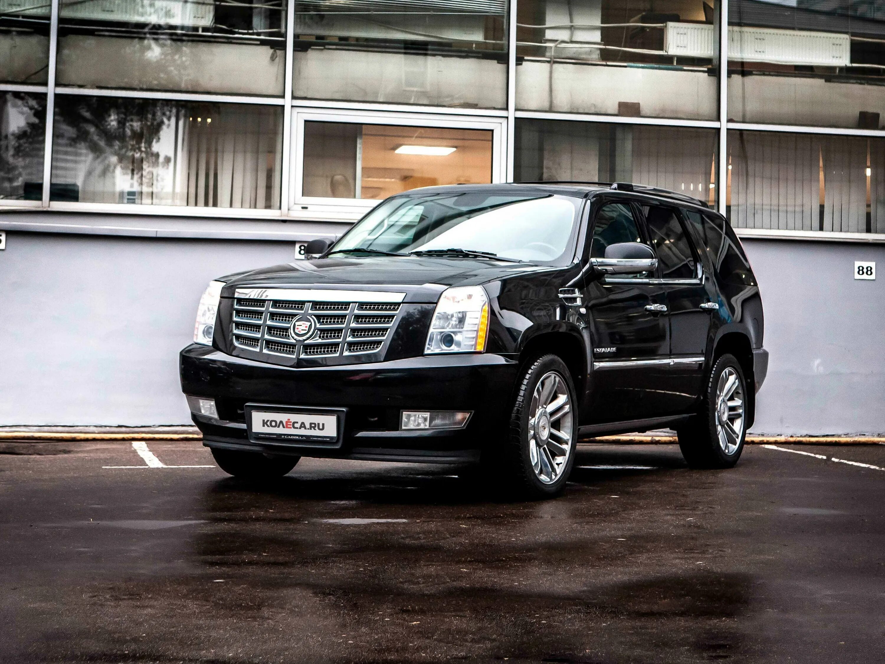 Кадиллак Эскалейд 3. Кадиллак Эскалейд 3 поколения. Cadillac Escalade III 2007-2014. Кадиллак Эскалейд 2012.