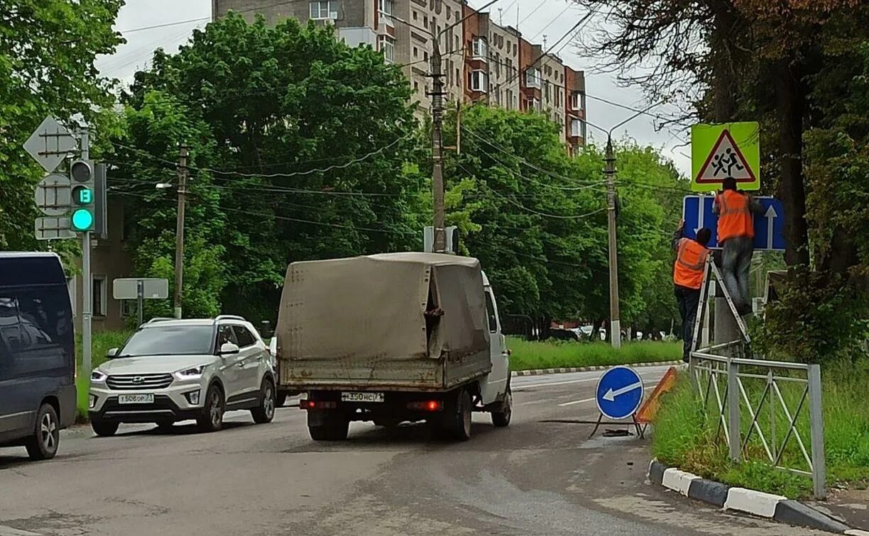 Станиславского 37а тула. Бампера тула станиславского. Бампера тула станиславского. Колесо фуры. Бампера тула станиславского.