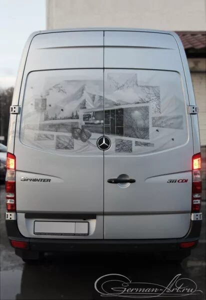 Дверь задняя мерседес спринтер 906. Заднее стекло на Mercedes Sprinter 906. Стекло задней двери Мерседес Спринтер 906. Стекло задка Sprinter 906. Наклейки Sprinter 907.