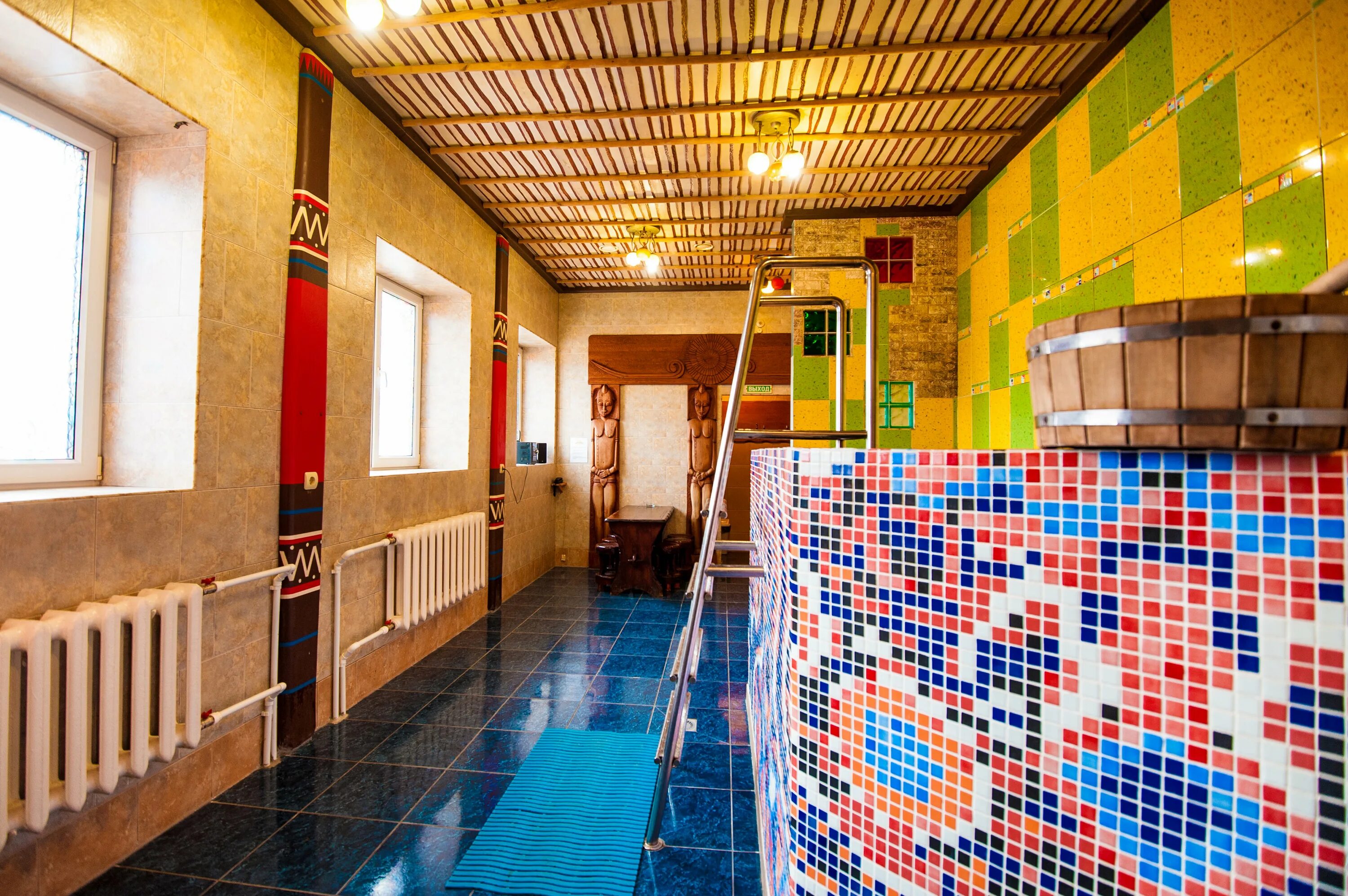 Сауна омск зеленое поле. Сауна визит казань. Андреевские бани омск. Андреевские бани омск. Сауна экзотика жары омск.