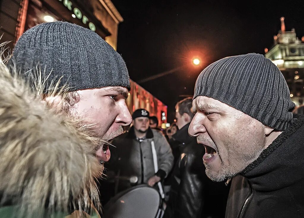 8 декабря 2011. 6 Декабря 2011. Нашисты в георгиевских шапках. Нашисты. Москва в 2010-е.