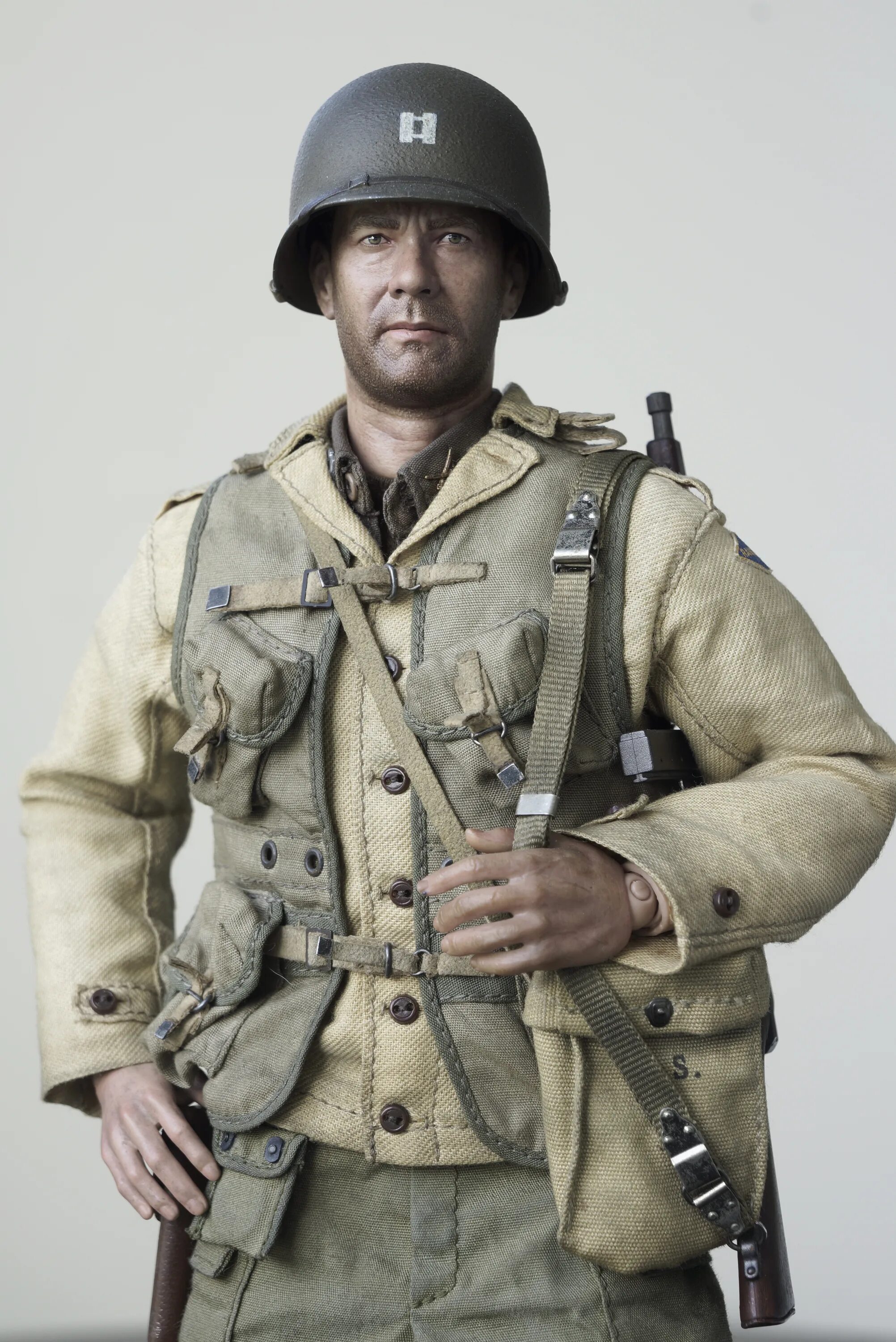 Captain miller. Captain miller. Джон миллер спасти рядового райана. Капитан джон миллер. Том хэнкс спасти рядового райана.