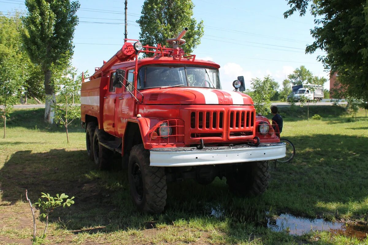 Зил 131 амурская область. ЗИЛ 131 АЦ 40. ЗИЛ 131 пожарный. ЗИЛ 131 АЦ-20. Пожарная машина ЗИЛ 131 АЦ 40.