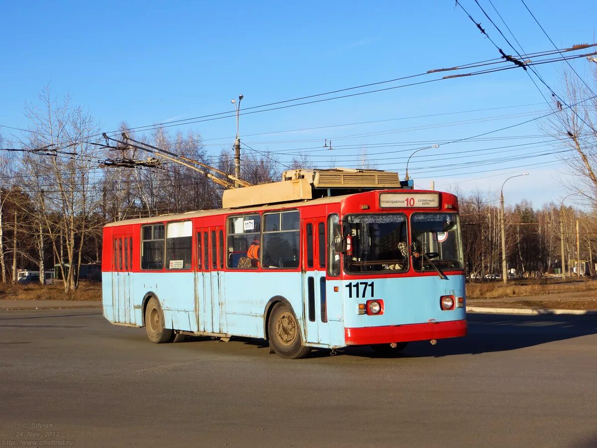 Как ходит 10 троллейбус. Троллейбус зиу челябинск. зиу-682г челябинск. зиу 10 челябинск. 10 троллейбус челябинск.