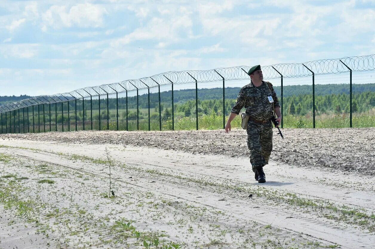 Граница крыма и укаоины. Граница между россией и украиной на сегодня. Российско-украинская граница. Украино-российская граница. Государственная граница украины.