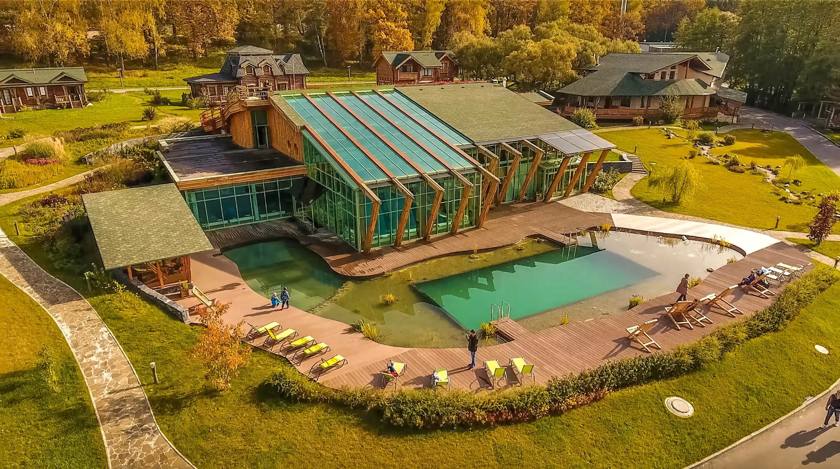 Загородные клубы дома. Таруса Велна парк. Таруса отель Welna. Эко-отель «Welna Eco Spa Resort». Welna Spa Resort Таруса.