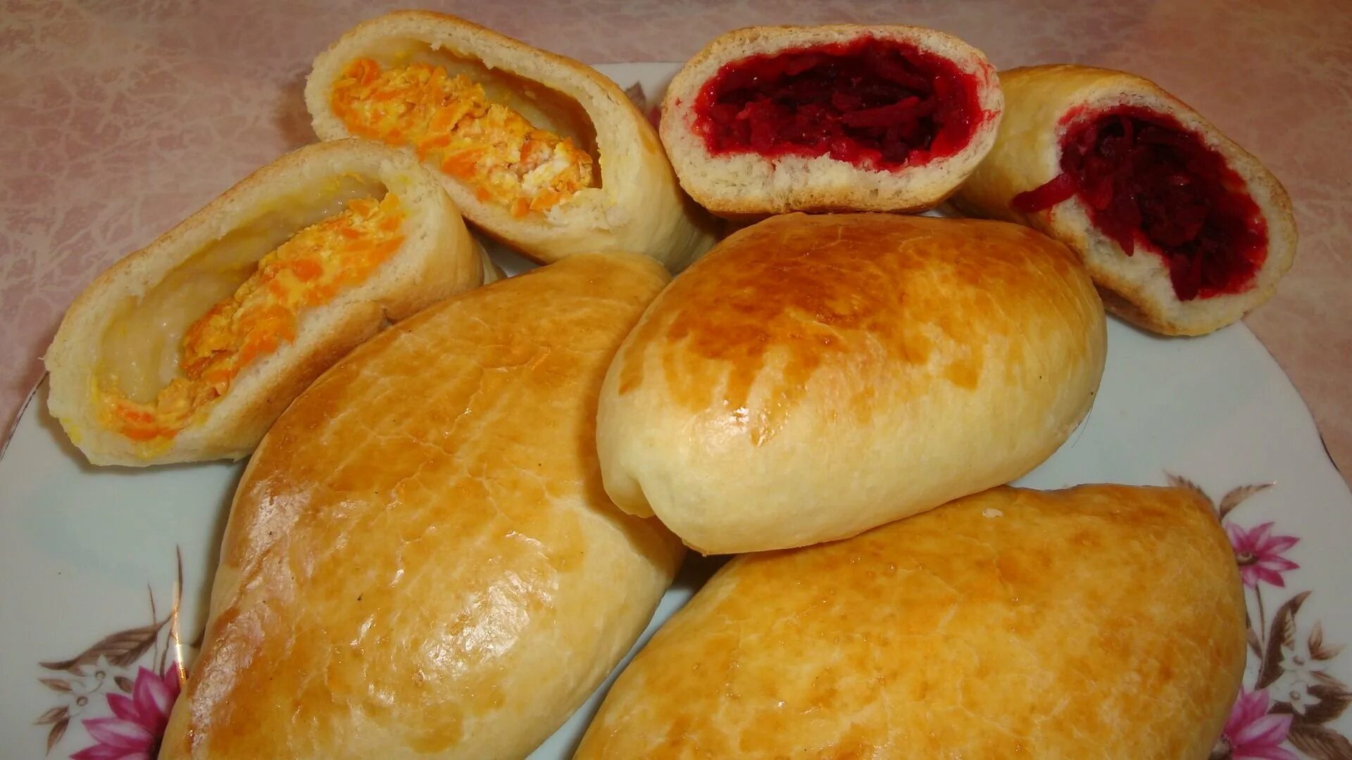 Пирожки с морковью в духовке. Пирожки с морковью. пирожки с морковкой в духовке. пирожки со свеклой.
