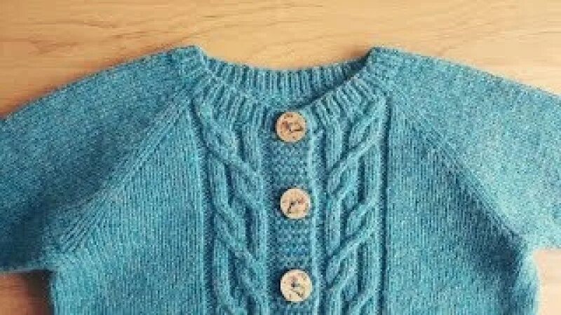 Детский джемпер реглан сверху с ростком. Детская кофта росток реглан мастер класс. Детская кофта спицами росток реглан мастер класс. Белая кофточка регланом сверху для девочки. Реглан сверху спицами.